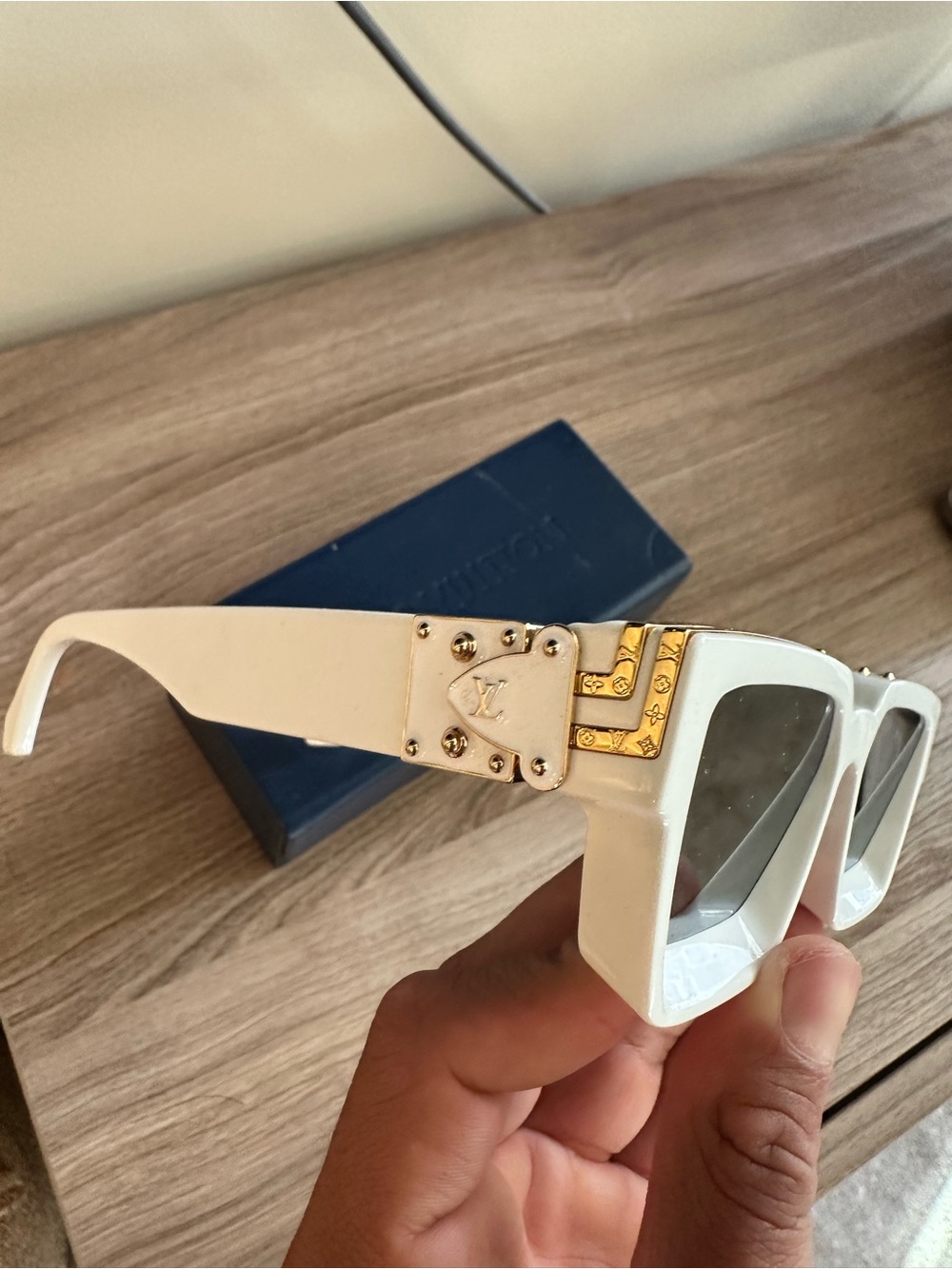 Louis Vuitton White Sunglasses with Gold Trim - Picture 3 of 8